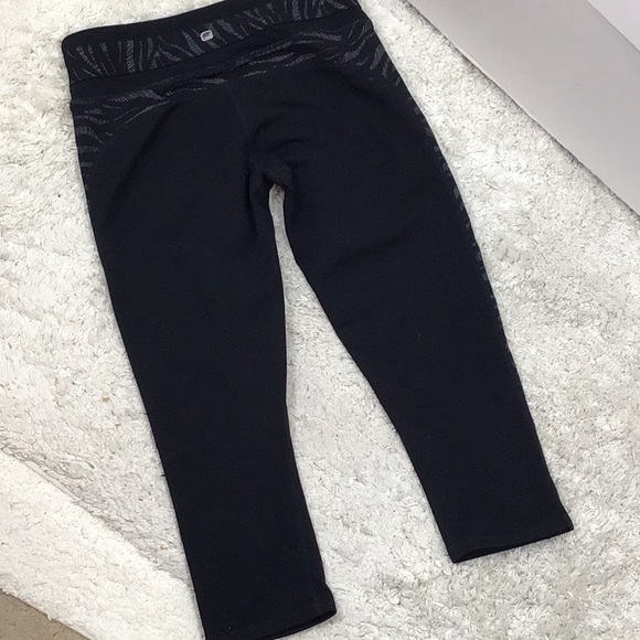 Fabletics b/w Capri leggings XS - Picture 6 of 8